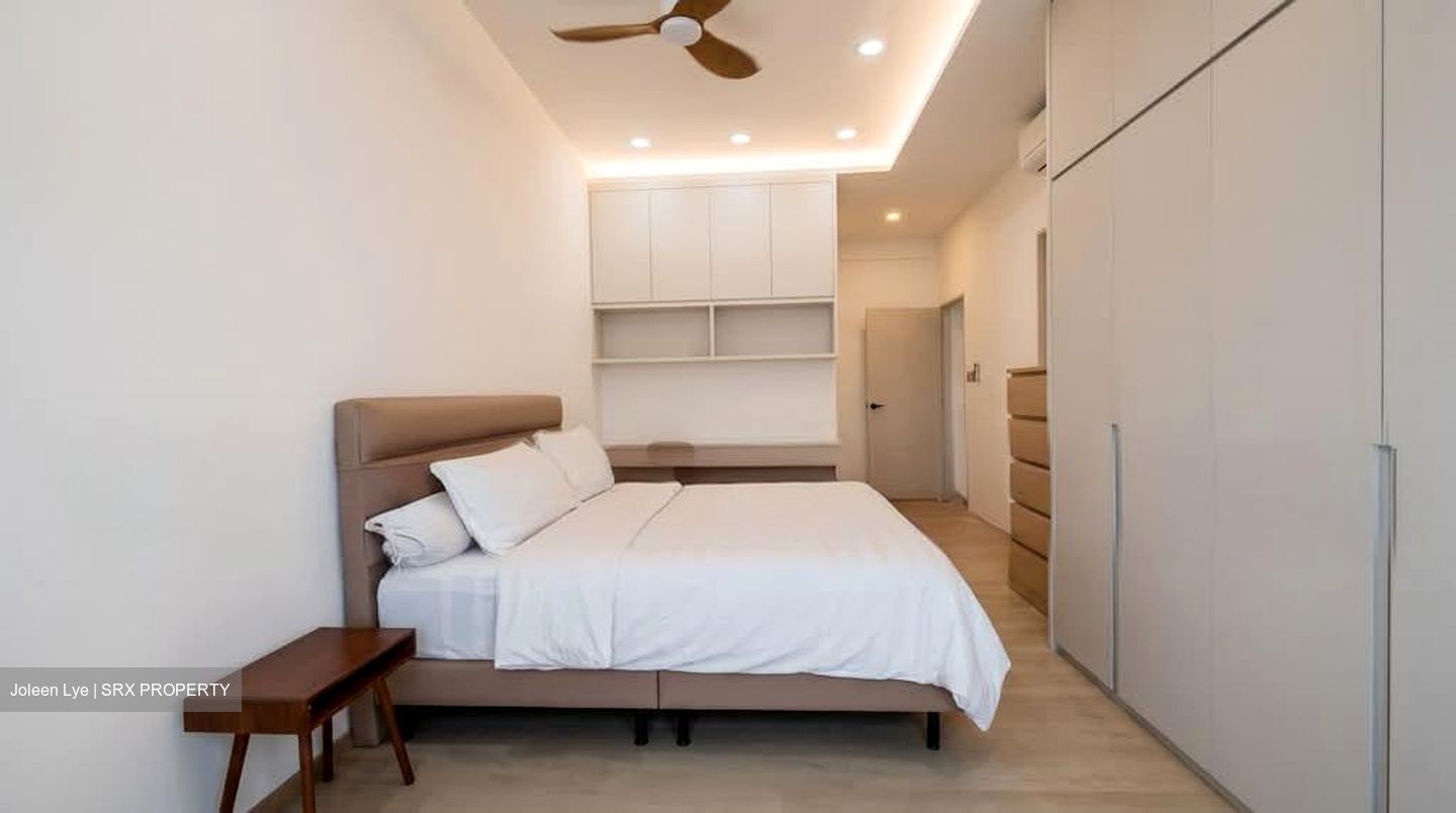 Sixth Avenue (D10), Terrace #581926421